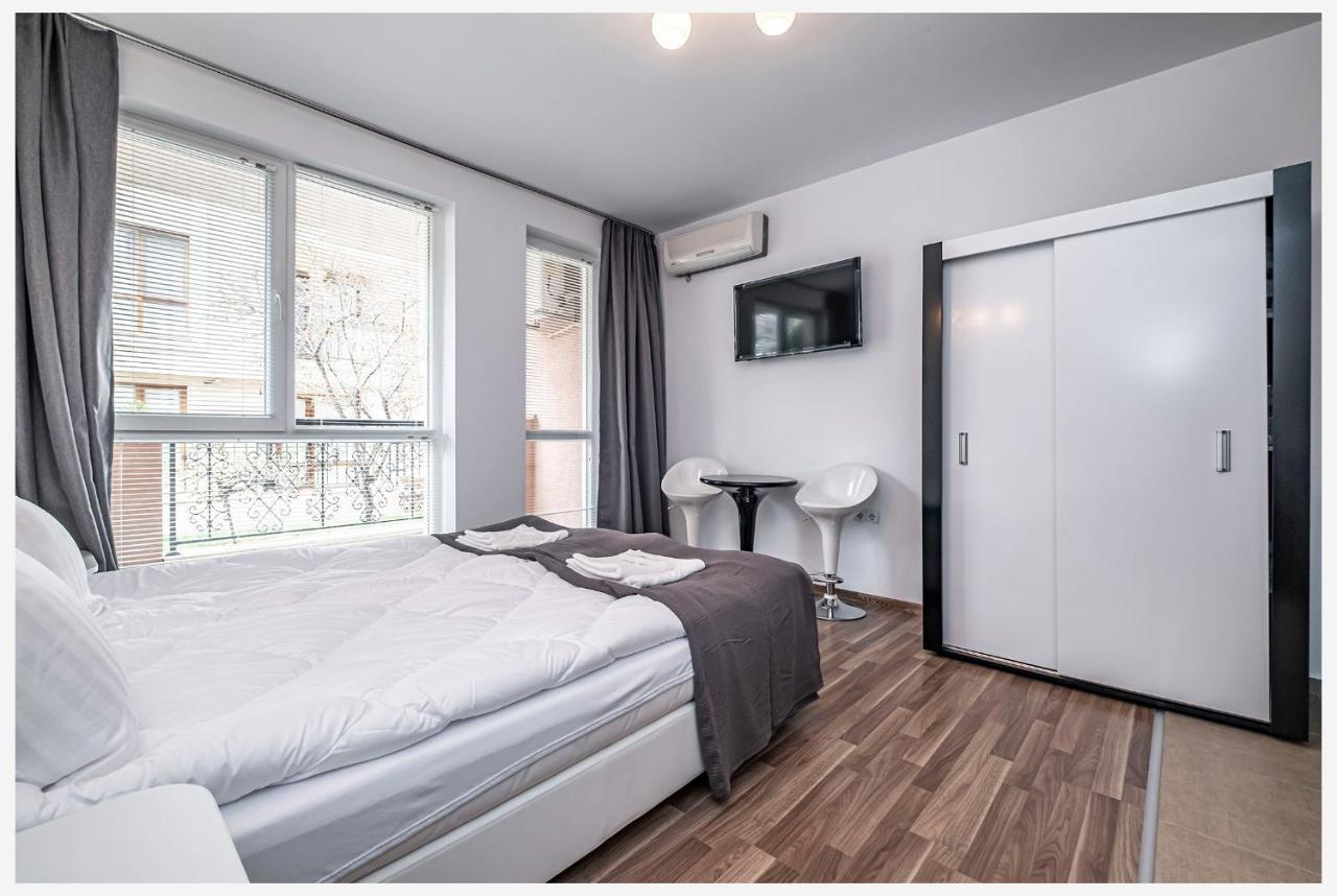 Casa Rossa 1 Apartment Слънчев бряг Екстериор снимка