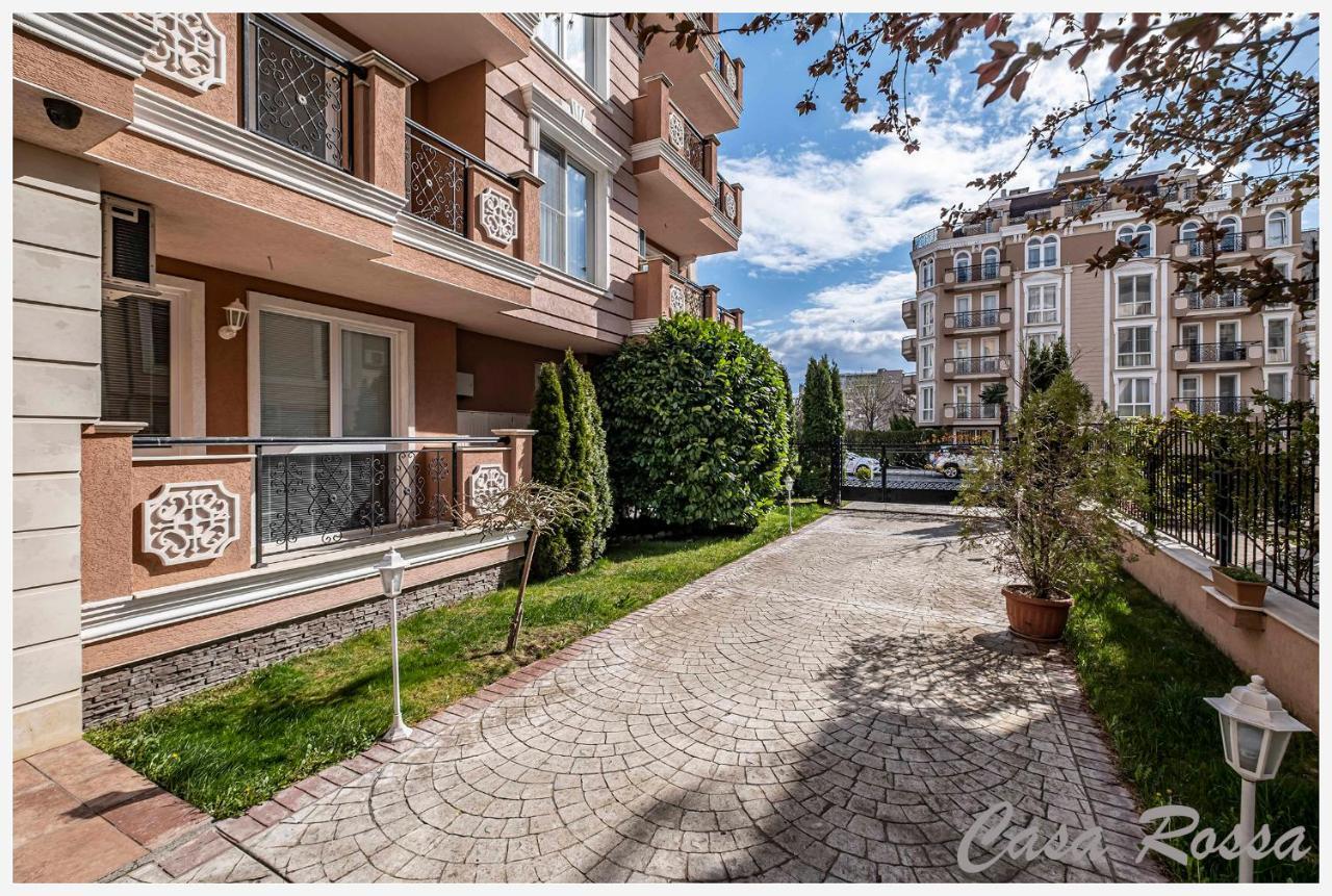 Casa Rossa 1 Apartment Слънчев бряг Екстериор снимка
